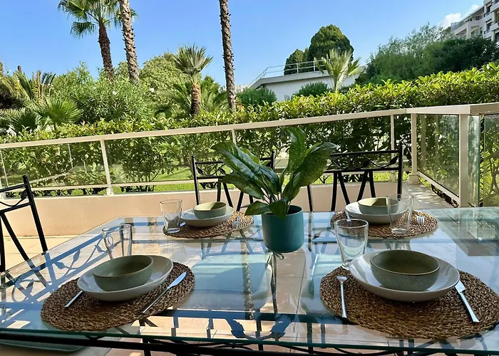Daire Le Casta - Terrasse Spacieuse - A 2 Min Des Plages Cannes